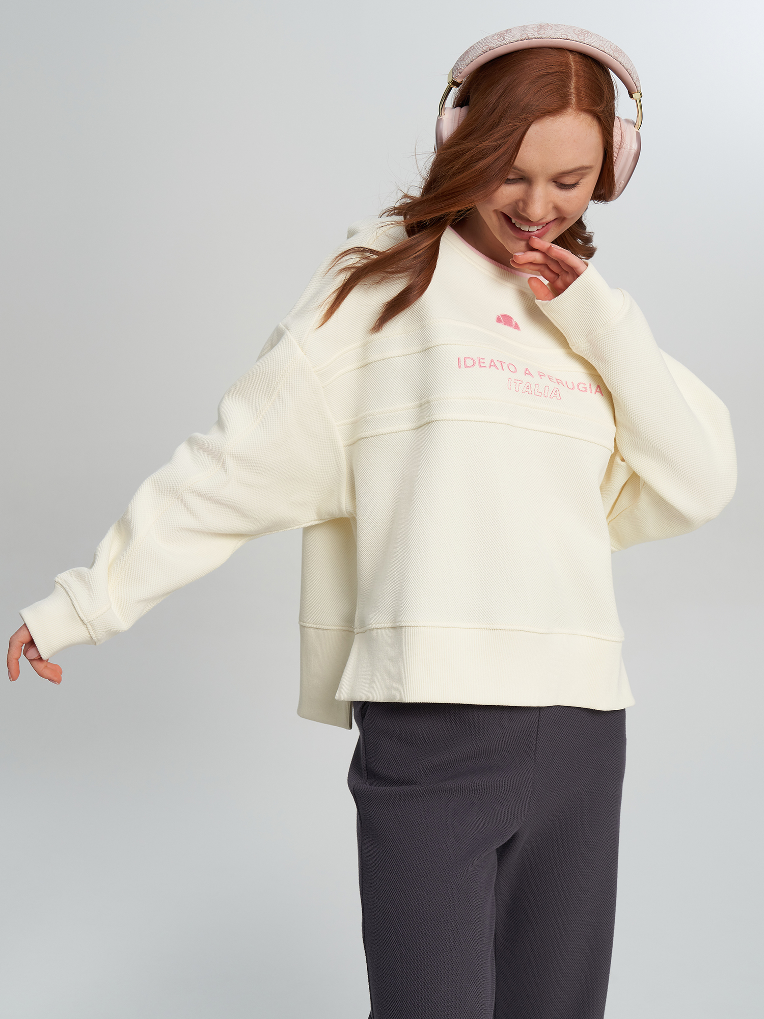 Свитшот женский Ellesse Бежевый